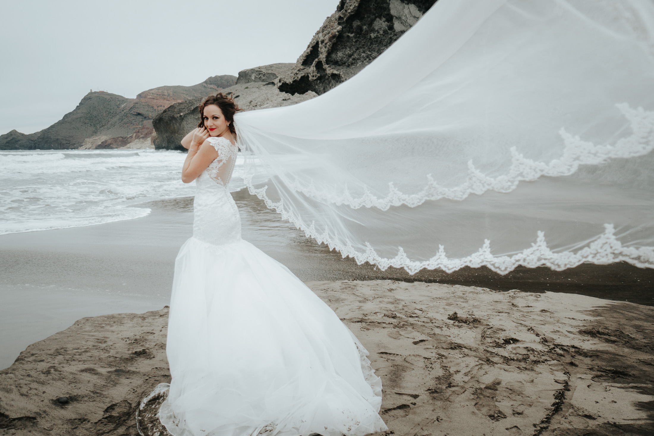 Post wedding in beach of Spain